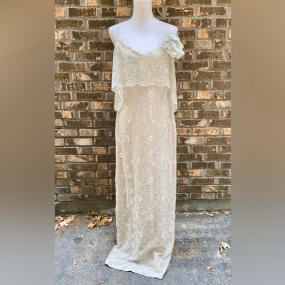 Mikael Aghal Dresses & Skirts - Mikael Aghal Dress Lace Rosette Metallic Maxi Formal Size 12 Occasion Luxury